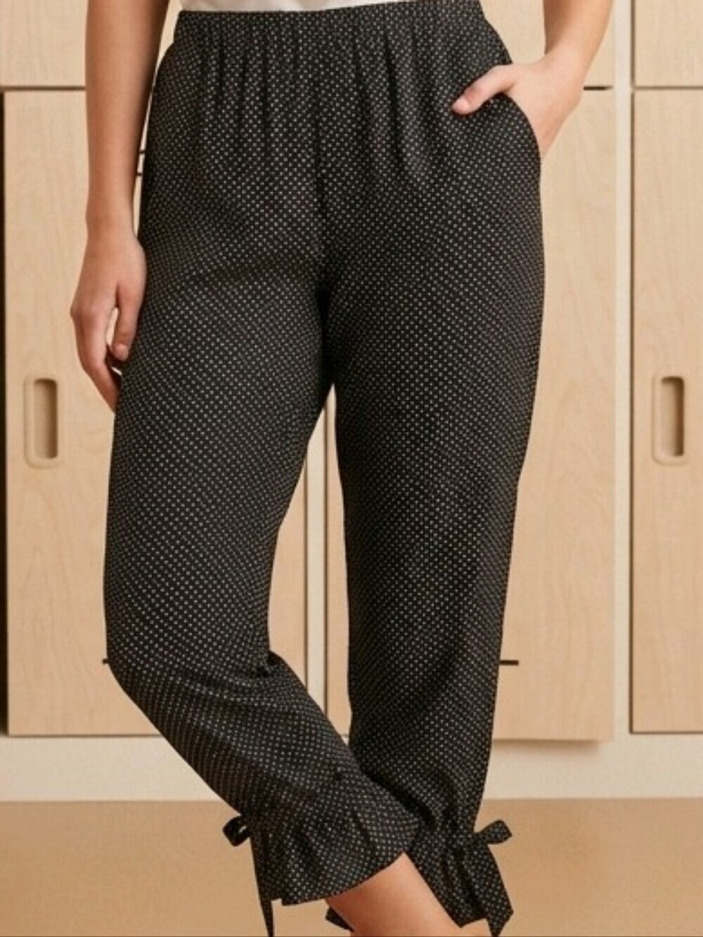 Whimsical Breeze Over Ankle & Cropped Pants M Black White Polka Dot Bow Details